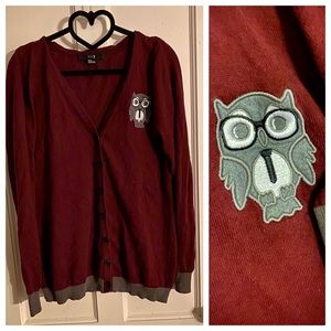 Owl 🦉 button down burgundy sweater